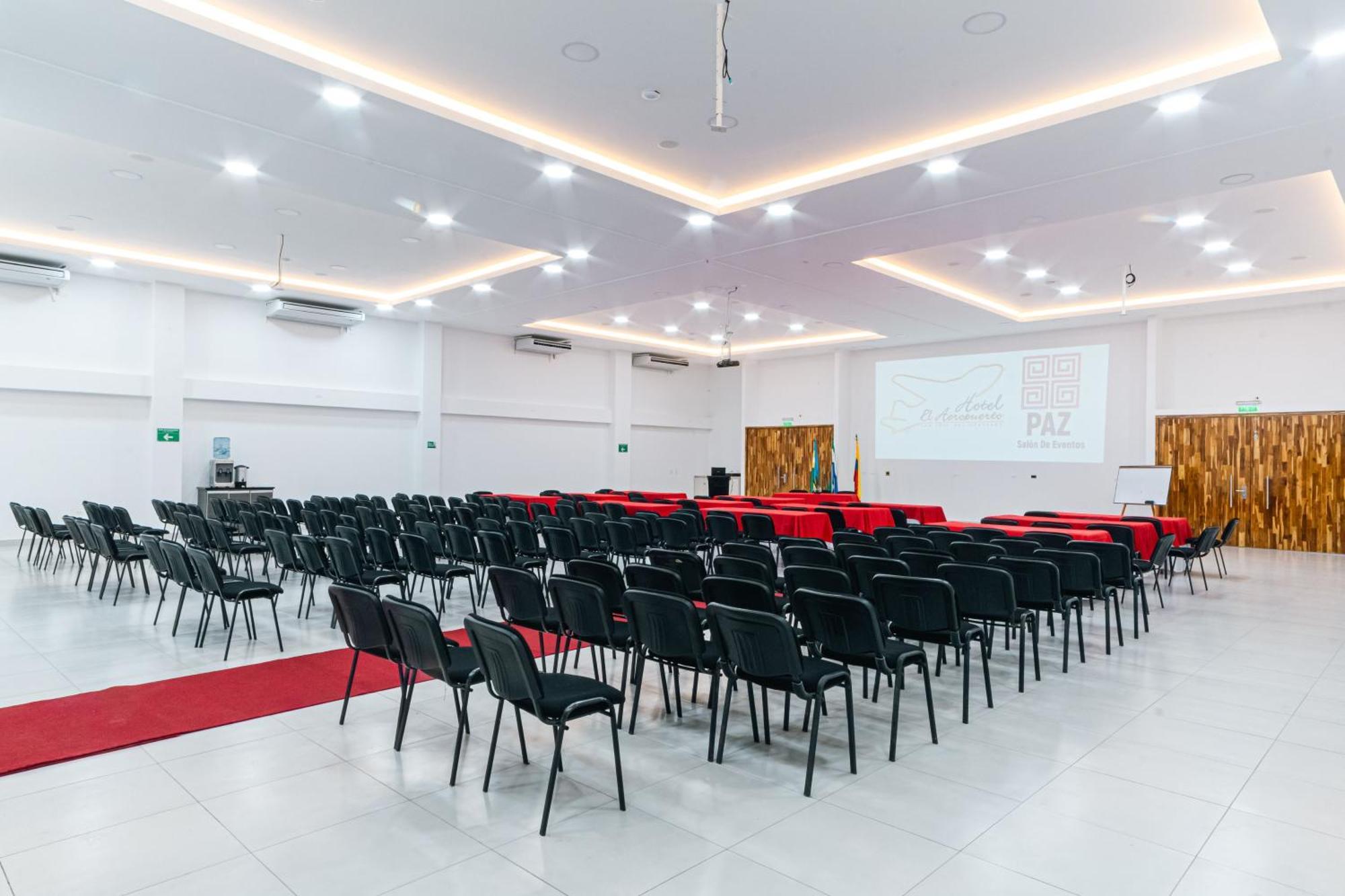 Hotel El Aeropuerto San José del Guaviare Zewnętrze zdjęcie