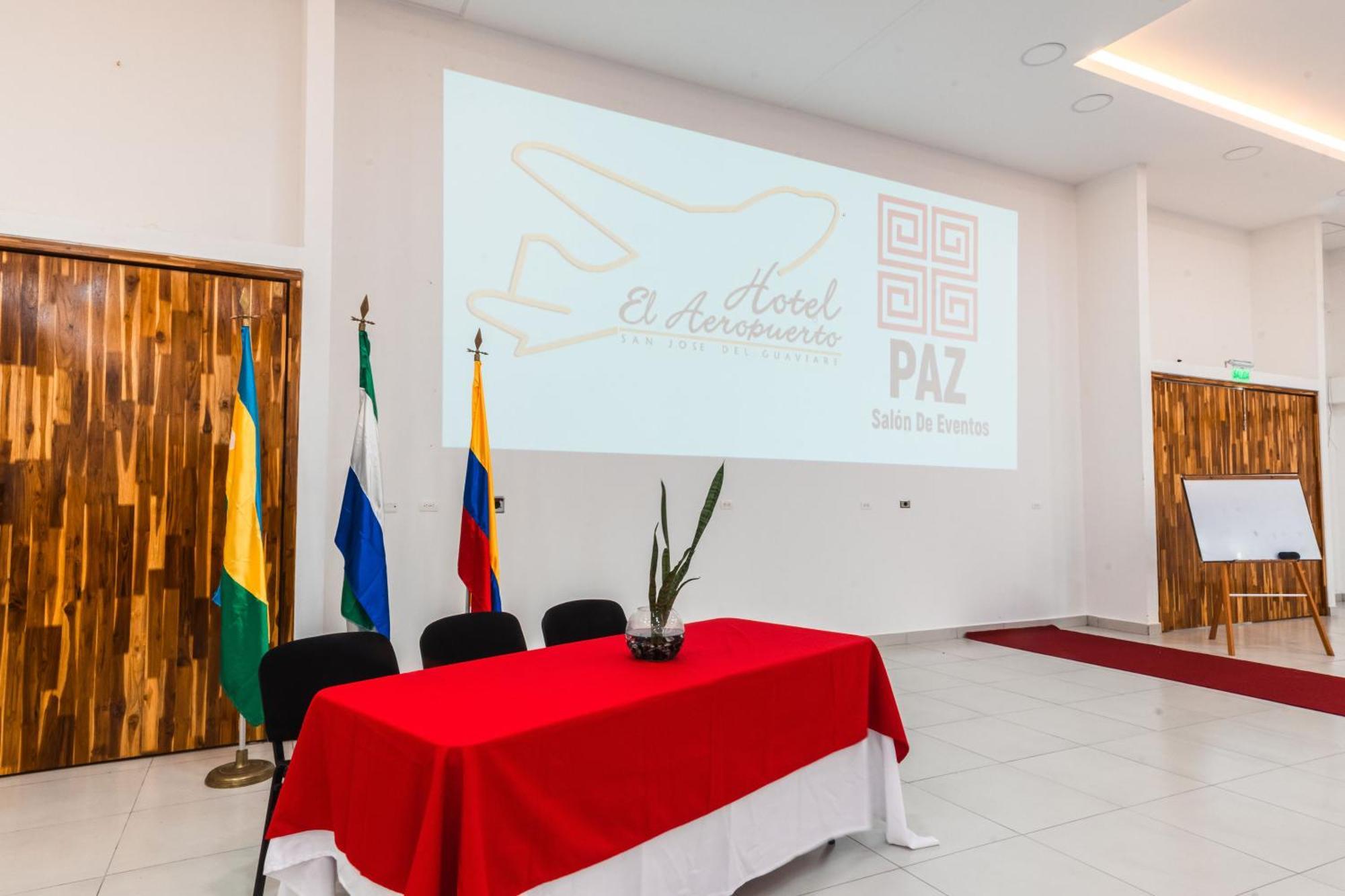 Hotel El Aeropuerto San José del Guaviare Zewnętrze zdjęcie